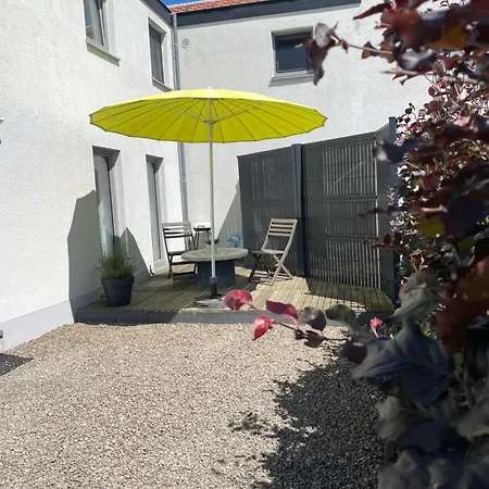 L'entre-temps Xhendelesse